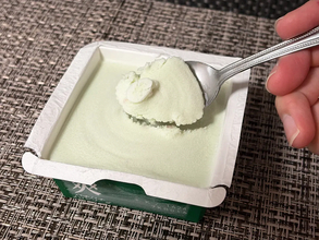 『セブン』で数量限定発売！　暑い夏に食べたい話題のアイスに「食感が楽しい」