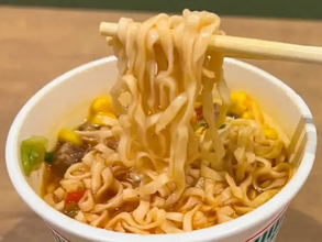 「これ、アメリカで好きだった味に似てる！」外国人が『日清のカップヌードル』を食べて感じた意外な共通点