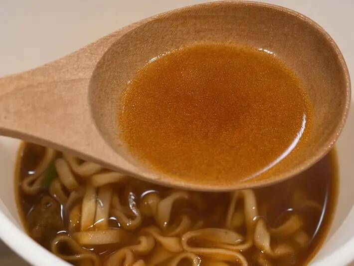 「これ、アメリカで好きだった味に似てる！」外国人が『日清のカップヌードル』を食べて感じた意外な共通点