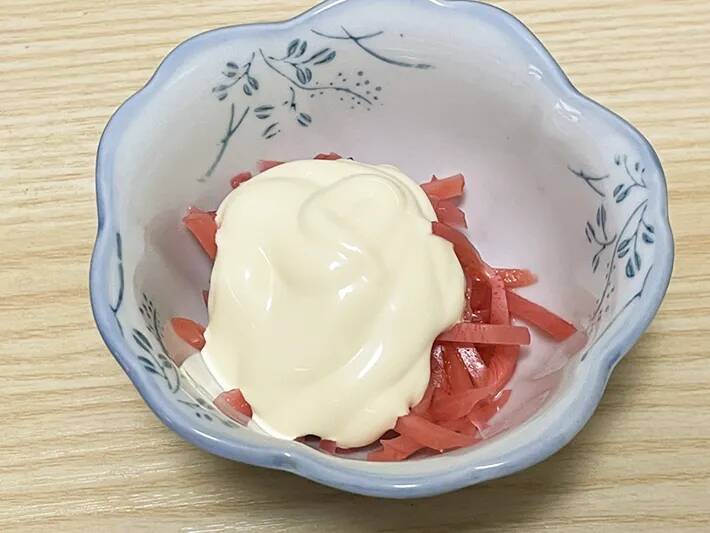 紅ショウガとマヨネーズを混ぜて…　1000Wで3分焼いた結果に「朝にピッタリ」「目が覚める！」