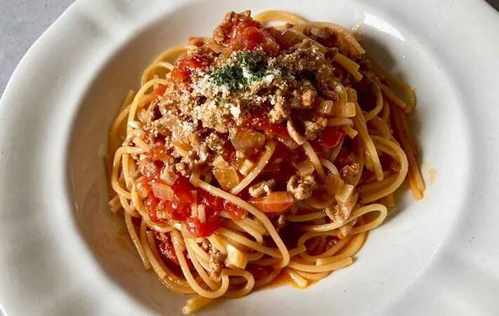 【週末の昼ご飯】フライパン1つで作る『ミートソースパスタ』　「洗い物少ない」「別ゆでよりおいしい」