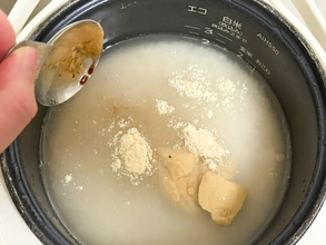 炊き込みご飯に『大さじ2杯』　ピリ辛担々麺風の味つけに「おかわりが止まらない！」