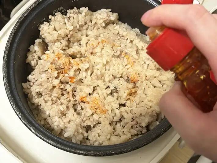 炊き込みご飯に『大さじ2杯』　ピリ辛担々麺風の味つけに「おかわりが止まらない！」