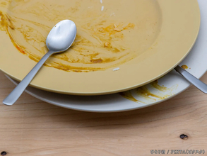カフェの食器、重ねないほうがいい？　カフェスタッフが一番助かる片付け方は