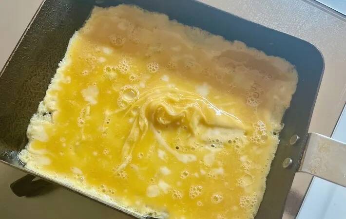「夫がハマった」　ご飯が進む玉子焼き、『5g』加えた調味料は？【玉子焼きレシピ】