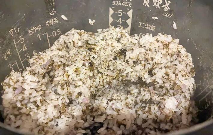炊飯器に米と海苔を入れたら…　できた一品に「毎日これでいい」「疲れた夜にもぴったり」