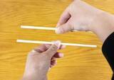 「割り箸を割る時、縦に持たないで！　きれいに割る方法に「感動した」「こんなに違うのか」」の画像5