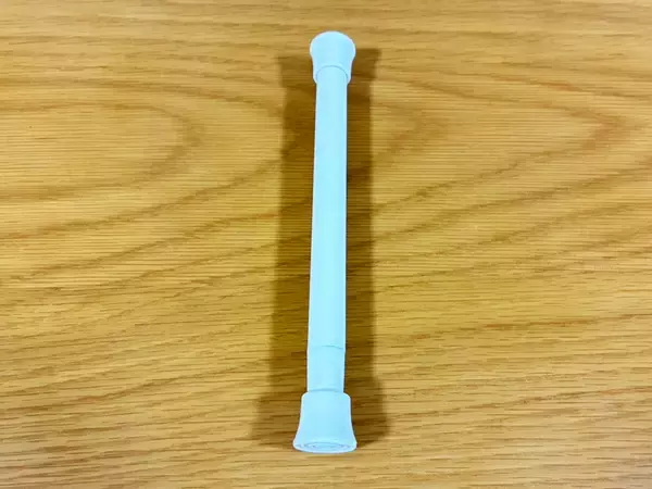 『短いつっぱり棒』が優秀すぎる！　ゴミ箱に使う活用アイディアに「もう手放せない！」