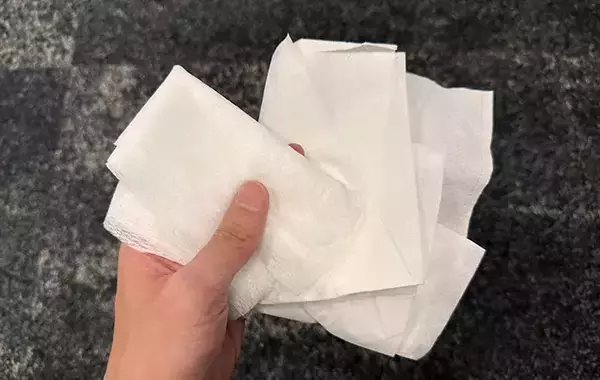 「「これがゴミ箱なの？」「ぜんぜん見えないし機能的」　評判の『スリコ』ポータブルゴミ箱がこちら！」の画像