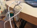 「「これ机に使えるの？」　セリアのかもいリングフックをデスクに取り付けたら手放せなくなった！」の画像7