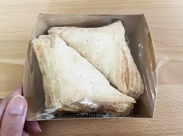 「食べた瞬間に秋がきた…　セブンの冷凍『三角おさつパイ』がまるで焼き立てのクオリティ！」の画像