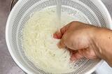 「『大さじ4杯のめんつゆ』を水と合わせた後？　キッコーマン直伝「そうめんの食べ方」が新食感！」の画像5