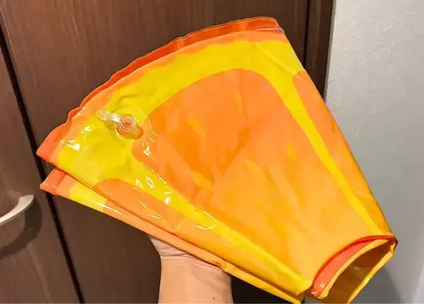 「プールじまいの新常識？浮き輪の保管に「ベビーパウダー」を使ってみた」の画像