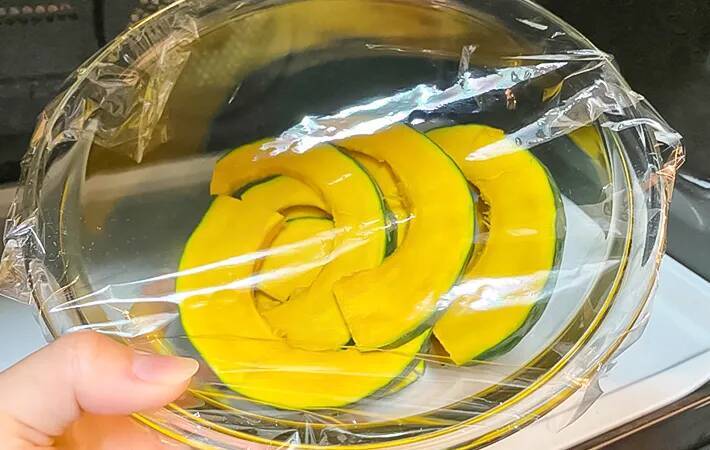 家にカボチャがあったら絶対作って！　レンチンだけで絶品『かぼちゃのマヨチーズ和え』