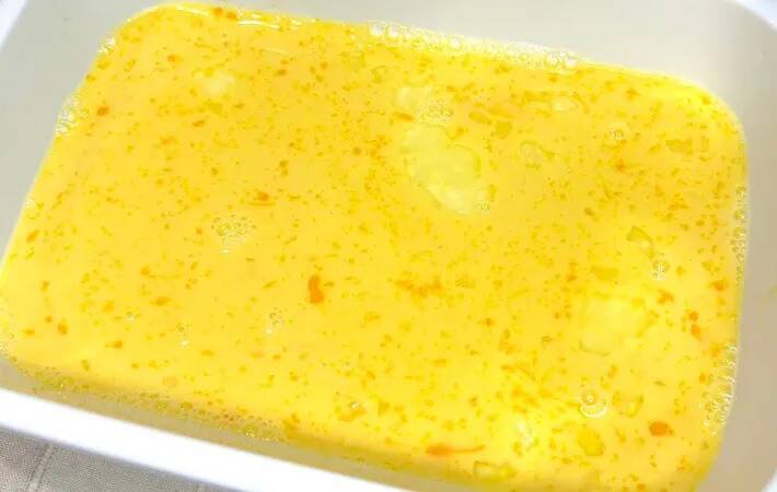 メロンパンを卵液に浸して…　できた一品に「ずっと食べていたい」「新感覚すぎる」