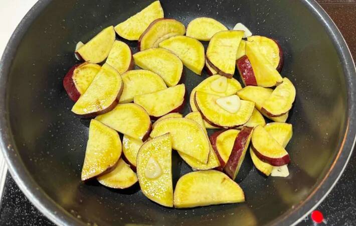 サツマイモを使ったおつまみに家族が大喜び！　実は相性抜群だった食材は？