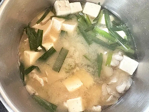 味噌汁に『大さじ4杯』入れてみて　意外な組み合わせに「またやりたい！」