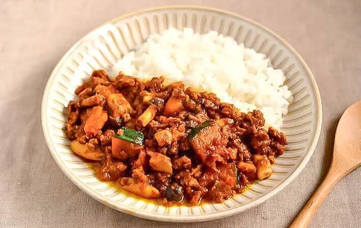 手軽なキーマカレー　ハウス食品に聞いた！おすすめ食材と簡単アレンジ【管理栄養士が実践】