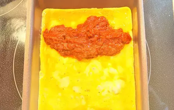 「切った瞬間とろ～り！　余り物で作った玉子焼きに「子供たちが奪い合いになった」」の画像