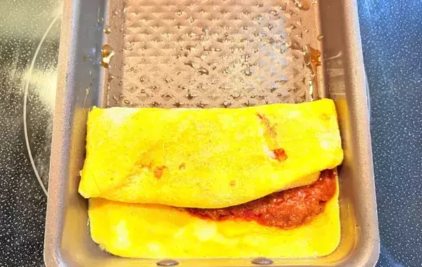 「切った瞬間とろ～り！　余り物で作った玉子焼きに「子供たちが奪い合いになった」」の画像