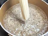 「そうめんがくっつかない裏技1位は？　3つの方法を検証してランキング発表！」の画像2
