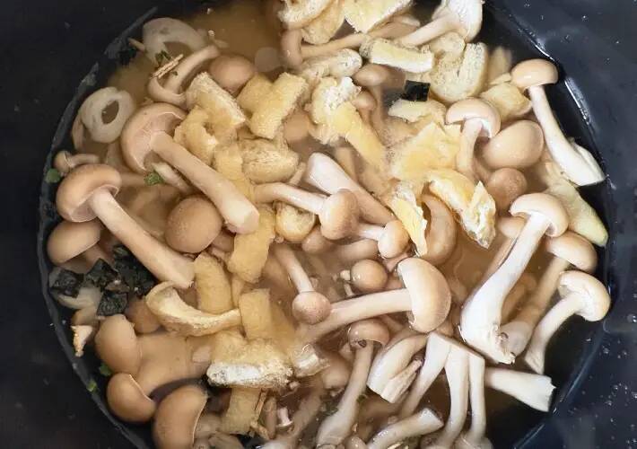 炊飯前に『2袋』入れてみて　炊き上がったご飯が「きのこの香り広がる」
