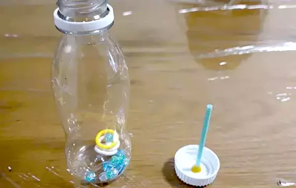 「たまった保冷剤の『中身』を使う！　意外な活用法に「捨てなくてよかった」「夏にピッタリ」」の画像