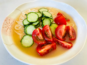 「またそうめん？」と言わせない！　めんつゆの思わぬ割り方に「水より濃厚」「家族ビックリ」【10分レシピ】