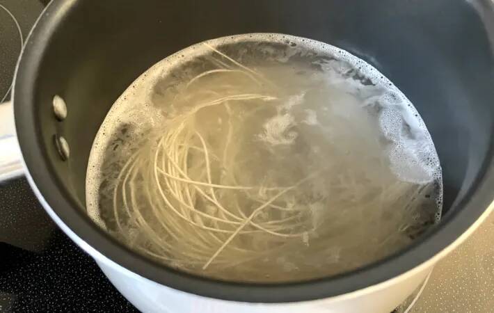 めんつゆ、水だけで割ってない？　そうめんの意外なアレンジに「ほどよく甘くて好き！」【10分レシピ】