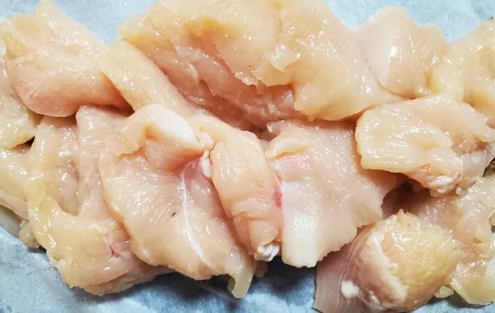 パックの安い鶏むね肉　意外な味付けに「家族が歓声あげた」【節約レシピ】