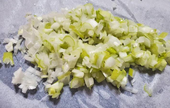 パックの安い鶏むね肉　意外な味付けに「家族が歓声あげた」【節約レシピ】