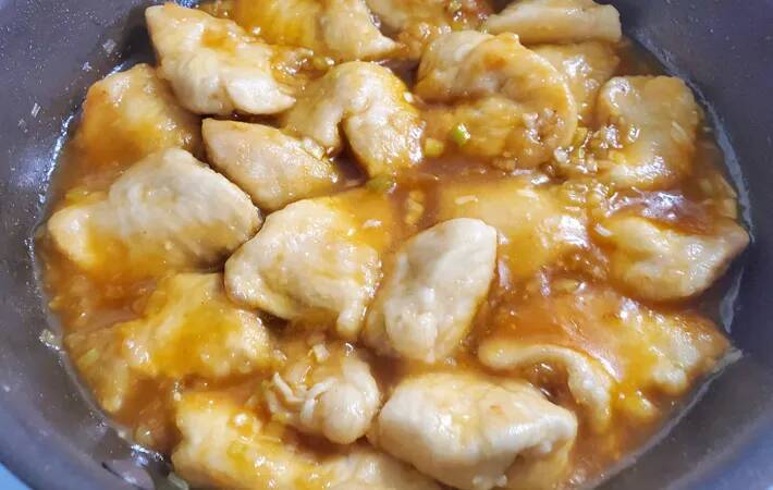 パックの安い鶏むね肉　意外な味付けに「家族が歓声あげた」【節約レシピ】