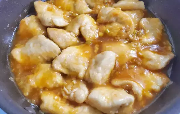 「パックの安い鶏むね肉　意外な味付けに「家族が歓声あげた」【節約レシピ】」の画像