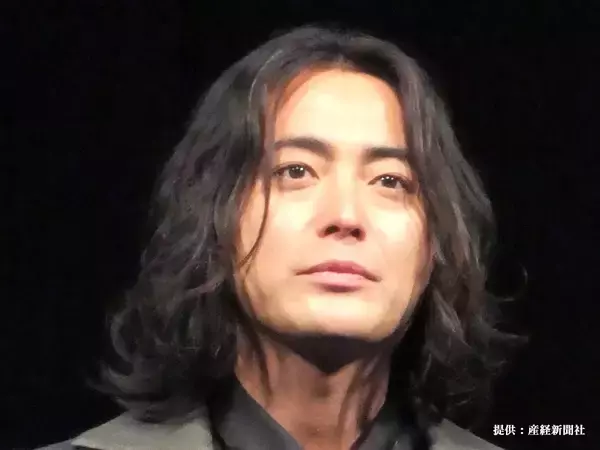 山田孝之、新ドラマで衝撃ビジュアルを披露　「仙人みたい」「こち亀に出てきそう」