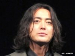 山田孝之、新ドラマで衝撃ビジュアルを披露　「仙人みたい」「こち亀に出てきそう」