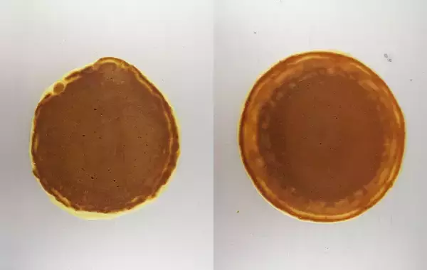 「ホットケーキミックス、よく混ぜたほうがふっくらする？　ざっくり混ぜた場合と比べてみた結果」の画像