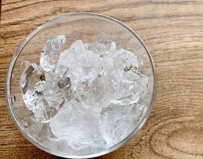 「製氷器は使いません」　保存袋に水を入れて凍らせた結果に「すごい！」「めっちゃ便利」【家事テク4選】