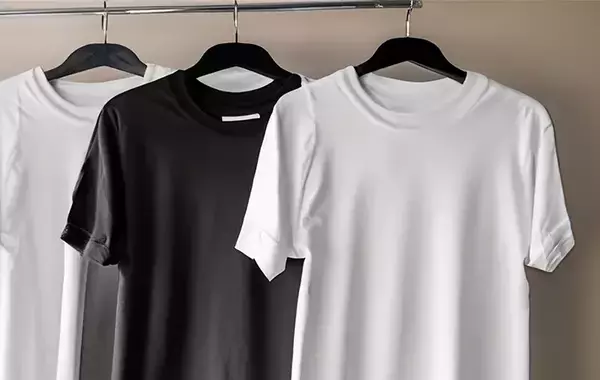 「洗濯機に入れるTシャツ、脱水は『ネットのまま』『取り出す』←どっち？　プロに聞いた」の画像