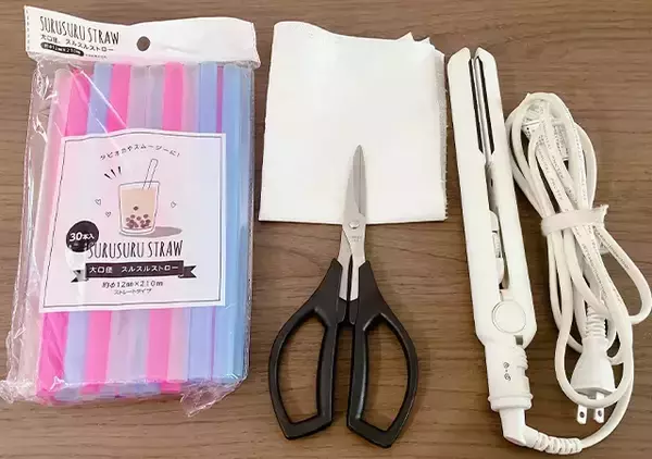 「タピオカストローが“神アイテム”に？　切って使うだけの裏ワザ」の画像