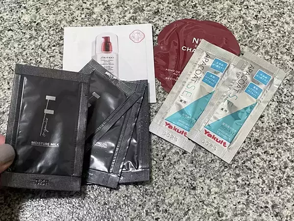 「100均の『カードファイル』を旅行に！　「じゃない使い方」がパッキングに便利だった」の画像