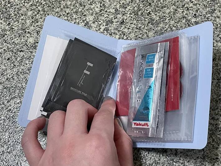 100均の『カードファイル』を旅行に！　「じゃない使い方」がパッキングに便利だった