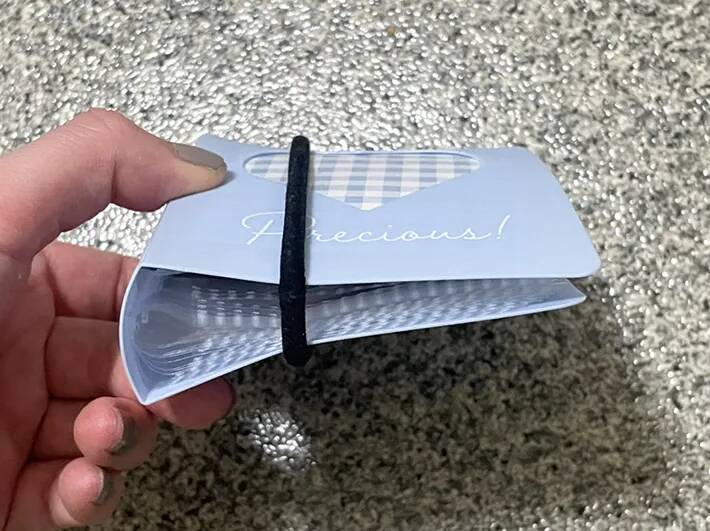 100均の『カードファイル』を旅行に！　「じゃない使い方」がパッキングに便利だった