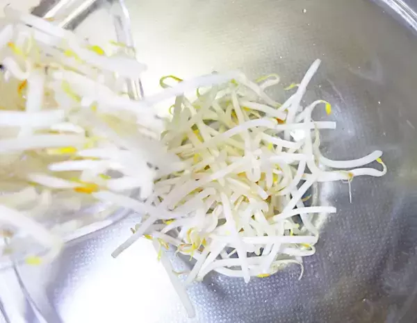 「15分で作れる「夏向け節約おかず」　モヤシ半袋をレンチンして…」の画像