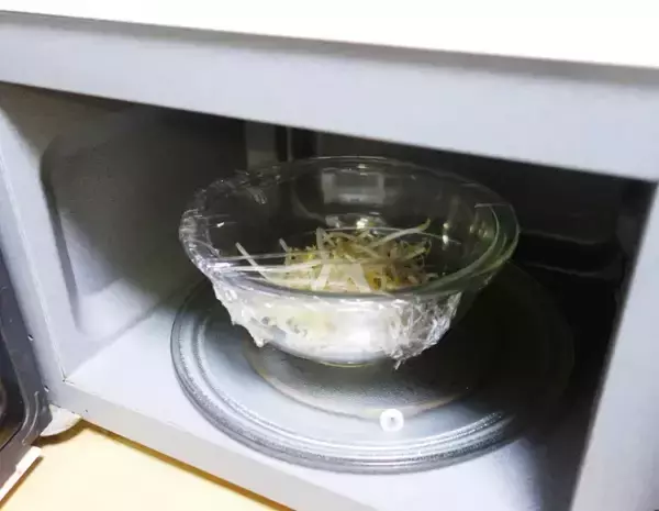 「15分で作れる「夏向け節約おかず」　モヤシ半袋をレンチンして…」の画像