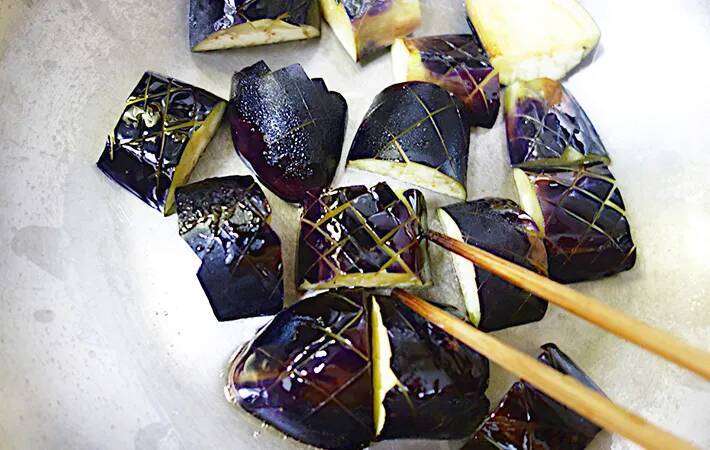 『冷やし中華のつゆ』あれば作って！　ナス料理が“店の味”になる簡単レシピ