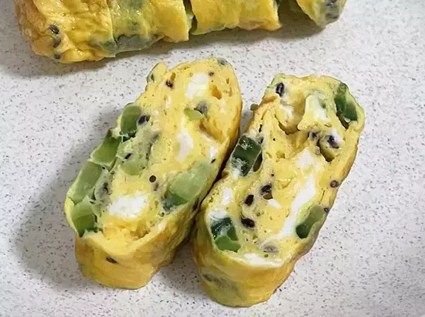 「ゴーヤと一緒に小さじ2杯　夏の玉子焼きに「シャキシャキ食感」「香ばしさがいい」」の画像
