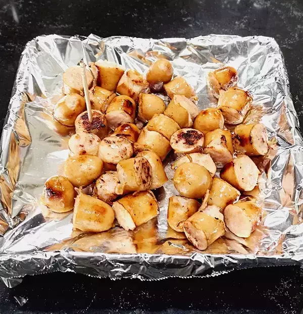 「『試食サイズ』にしたソーセージ　「なぜか普通に食べるよりうまい」」の画像
