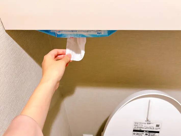 紙袋に『ゲルテープ』を1枚貼るだけ　「トイレのゴミが捨てやすい」