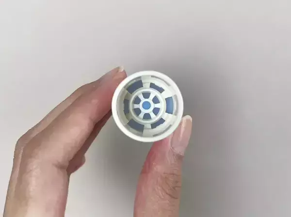 「【ゴキブリ対策】ダイソーの防虫キャップをつけてみたら…　『ポコポコ音』も解消して一石二鳥！」の画像