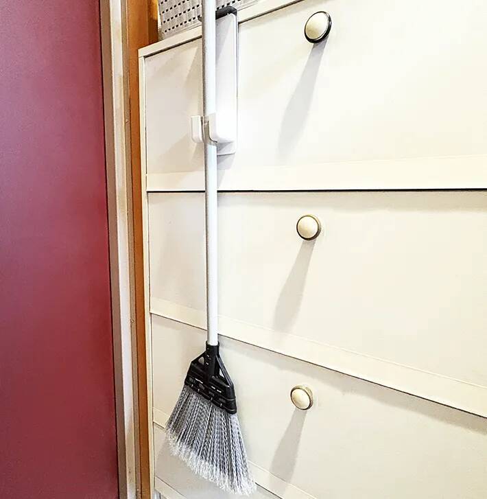 100均で買った『シャワーホルダー』が玄関で活躍？　じゃない使い方を紹介